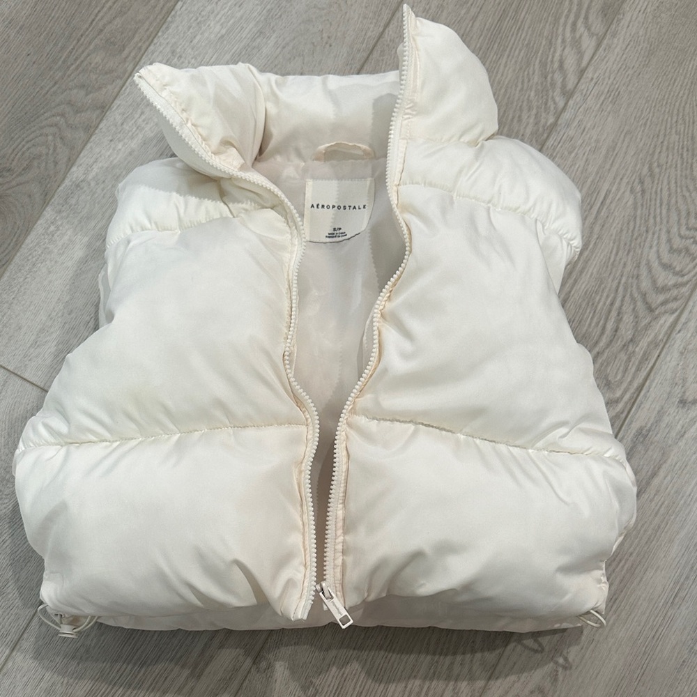 Aeropostale Cream Puffer Vest